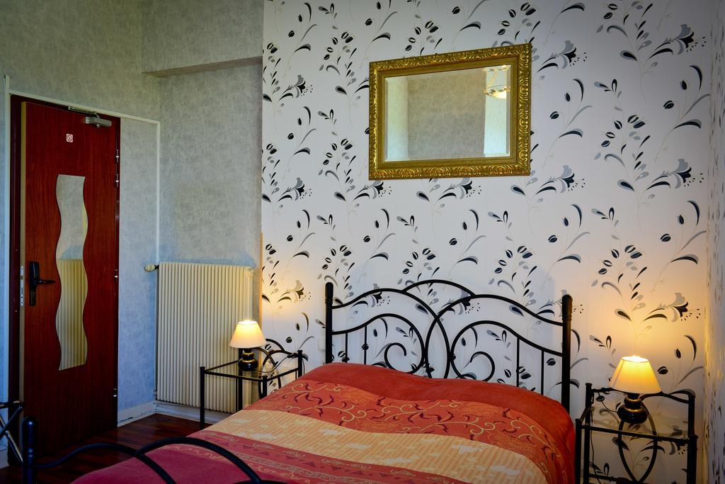 Le Castel De Larralde 호텔 Assat 외부 사진